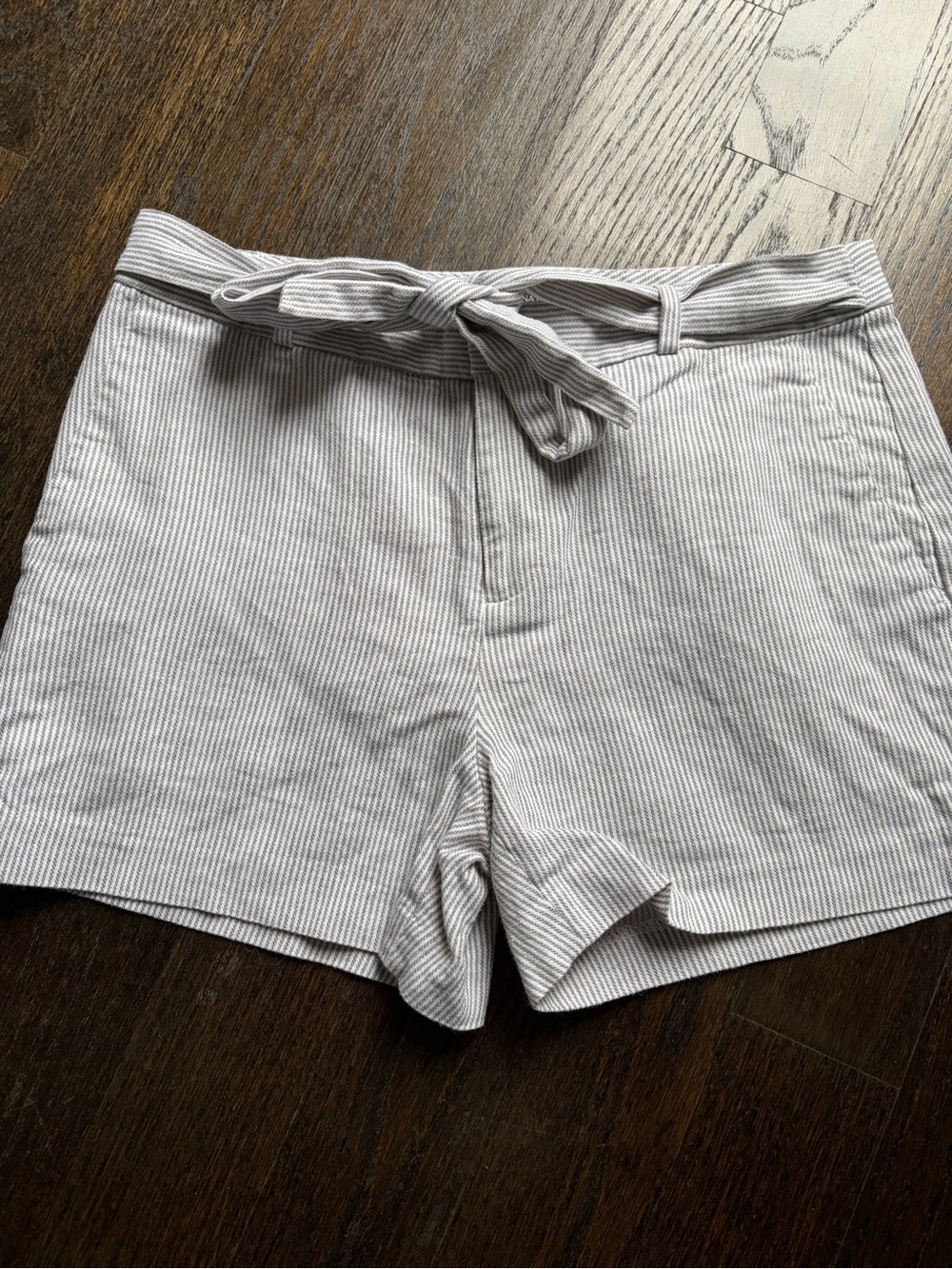 Banana Republic Factory Gray & White Striped Tie-Waist Shorts